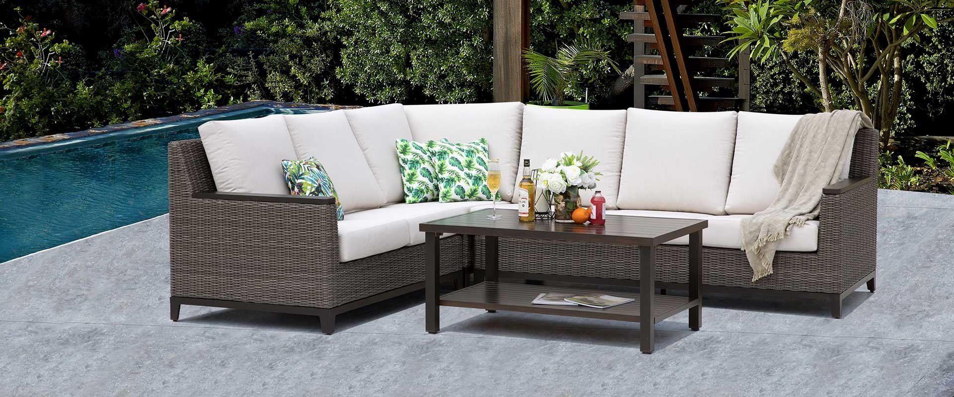 Beaufort 4-Piece Wicker Sectional Sofa Set