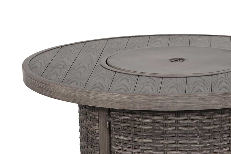This firepit is made of aluminum and rattan, the lid is also included. The lid can protect the steel from being destroyed and rusted from outer pollution. The firepit is suitable for any outdoor living life in any season.