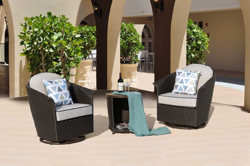 The swivel sofa base satisfies your desire to enjoy better scenery. Constructed from a strong but lightweight powder-coated aluminum frame and commercial-grade hand–woven wicker, WHEELER takes on a whole new look for your balcony.